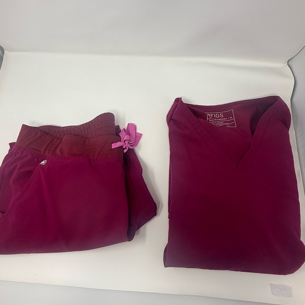 Figs Deep Red Scrub Set
